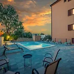 With Shared Swimming Pool *