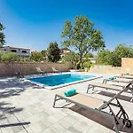 With Shared Swimming Pool *