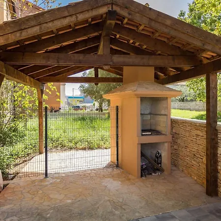 With Shared Swimming Pool Ližnjan