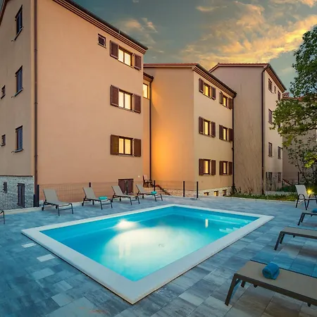 Διαμέρισμα With Shared Swimming Pool