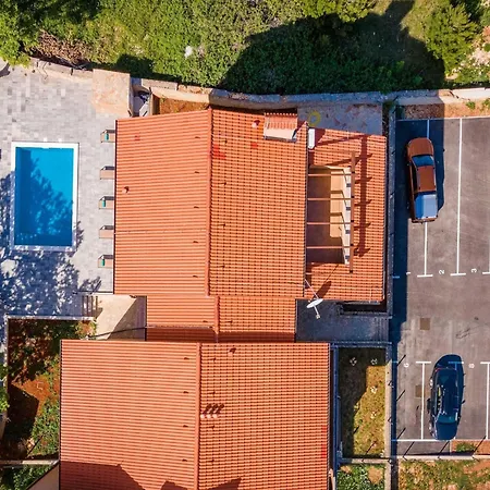 With Shared Swimming Pool Ližnjan