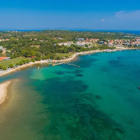 Διαμέρισμα With Shared Swimming Pool Ližnjan