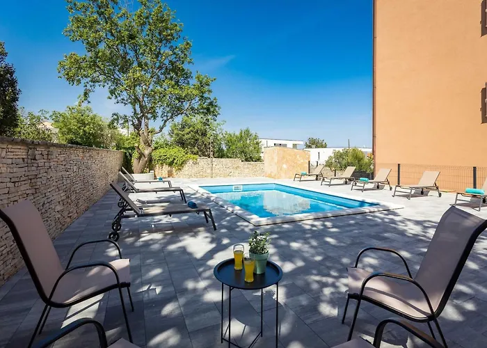 With Shared Swimming Pool Apartamento *