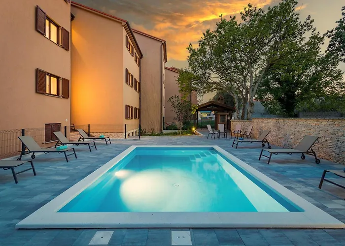 Apartamento With Shared Swimming Pool *