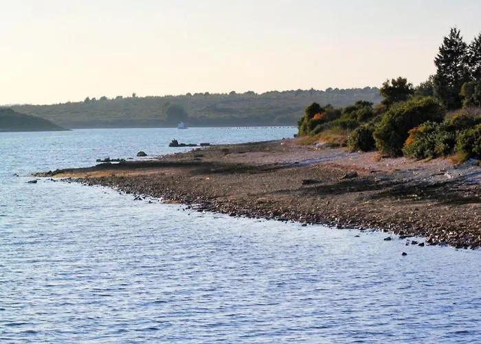 With Shared Swimming Pool *