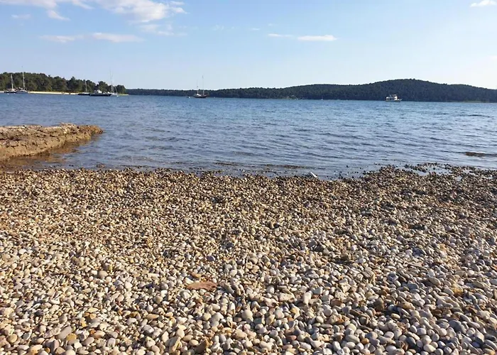 With Shared Swimming Pool * Ližnjan