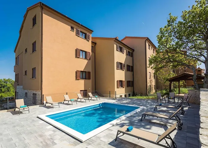 With Shared Swimming Pool Apartamento Ližnjan