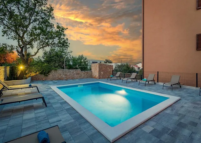 With Shared Swimming Pool * Ližnjan