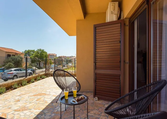 With Shared Swimming Pool Apartamento *