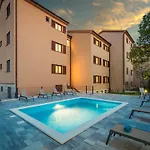 Apartment With Shared Swimming Pool