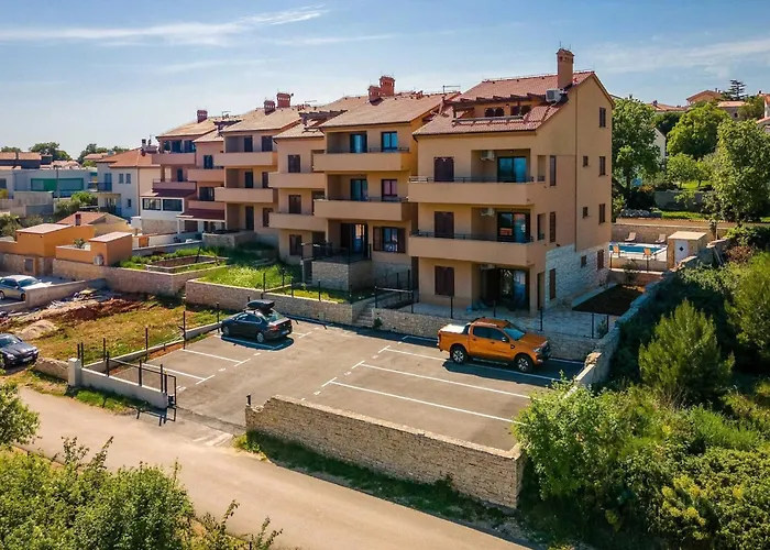 Apartamento With Shared Swimming Pool *